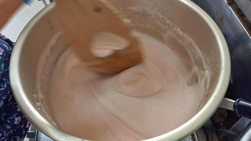 肝っ玉母ちゃんたちの「料理実習会」～こんやく作り～